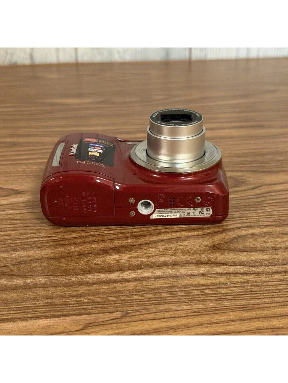 KODAK EASYSHARE C195 DIGITAL CAMERA BUNDLE - 14.0MP, RED, 4GB SD CARD